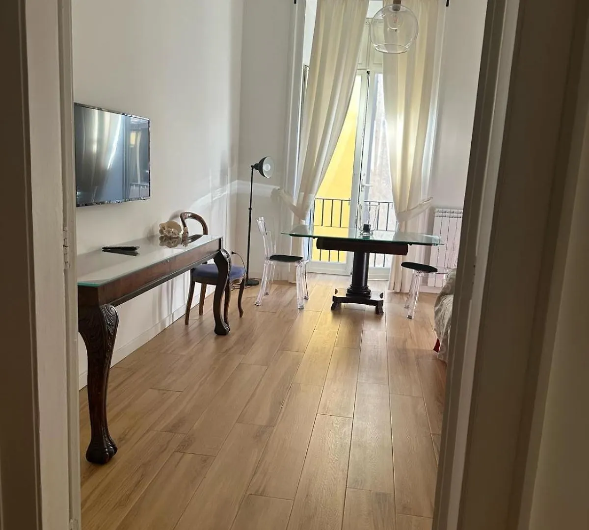 Apartment Cosyapartamentnapoli